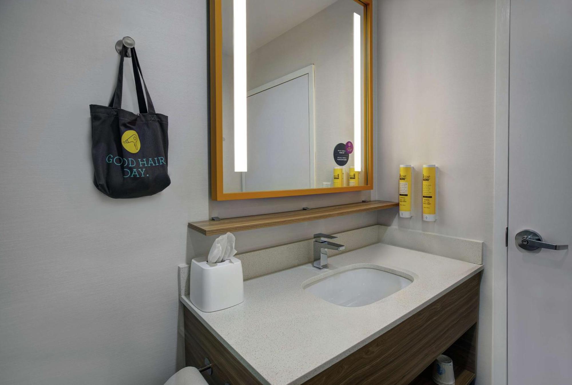 Tru By Hilton Austin Airport, Tx Hotell Exteriör bild